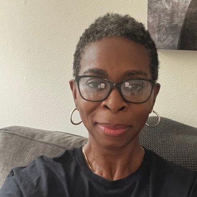 picture of therapist named Rolanda Bradshaw
