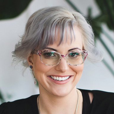 picture of therapist named Danielle Wayne