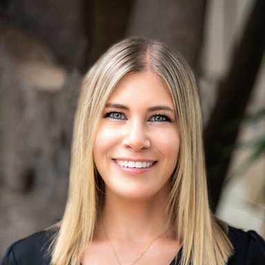 picture of therapist named Alexa Golding
