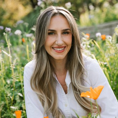 picture of therapist named Dr Megan Mansfield