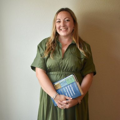 picture of therapist named Olivia Lauzon