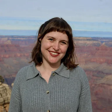 picture of therapist named Zoe Jacoby