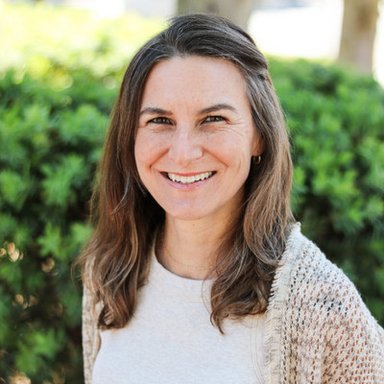 picture of therapist named Robyn Buresh