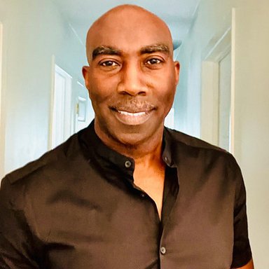 picture of therapist named Dr. Lee Stone